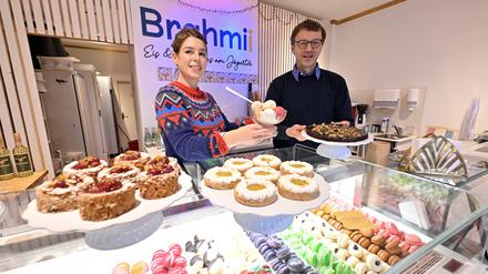 Thea Gottmann (l.) und Philipp Mieth haben sich vor vielen Jahren ihren Traum einer kleinen Patisserie erfüllt. 
