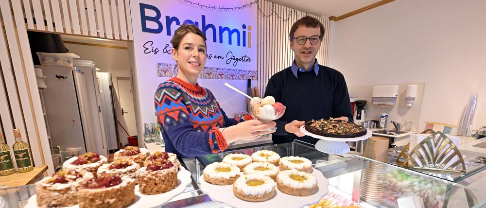 Thea Gottmann (l.) und Philipp Mieth haben sich vor vielen Jahren ihren Traum einer kleinen Patisserie erfüllt. 