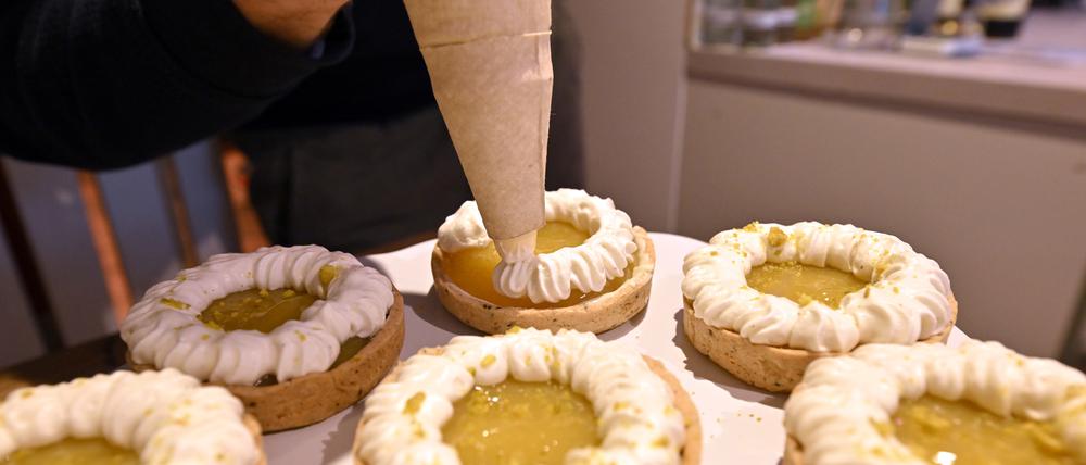 In der Brahmii - Eis & Macaron Manufaktu kann man Backkurse verschenken.