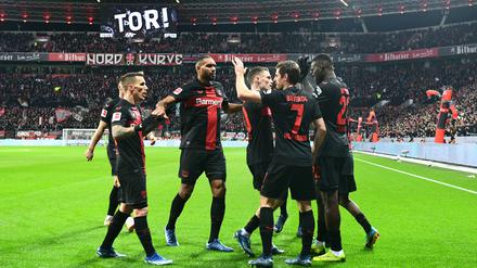 Läuft. Bayer jubelt nach dem ersten Tor.