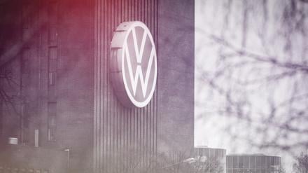 Das Logo des Automobilherstellers Volkswagen.