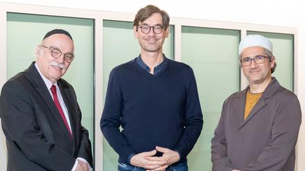 Die Vertreter der drei größten Weltreligionen im House of One: Rabbiner Andreas Nachama, Pfarrer Gregor Hohberg und Imam Kadir Sanci (v.l.n.r.).