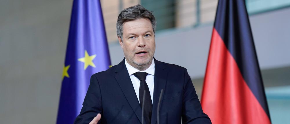 Bundesminister Robert Habeck gibt Pressestatements.
