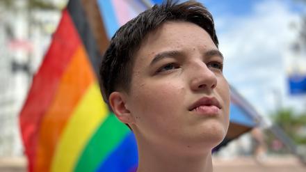 Beau, 17, hätte als trans* Teenager in Florida gern ein normales Leben. 