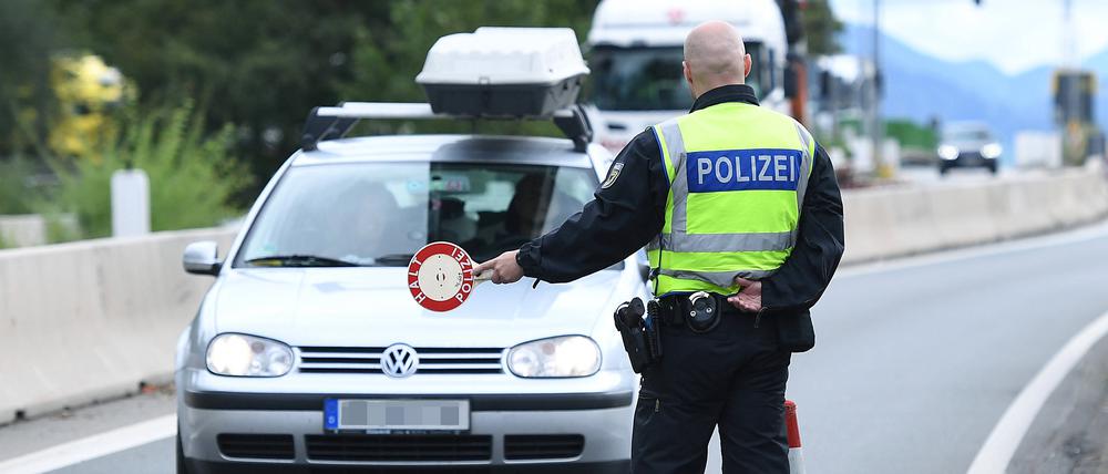 Grenzkontrolle am deutsch-österreichischen Grenzübergang Walserberg.