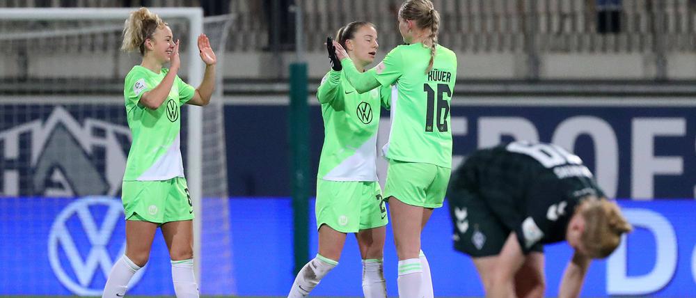 Tabellenführer. Schlussjubel beim VfL Wolfsburg.