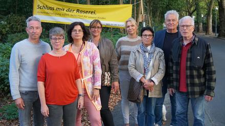 Anwohner des Machandelwegs in Berlin-Westend protestieren gegen Verkehrslärm, zu dem das nahe gelegene BVG-Ausbildungszentrum beiträgt.