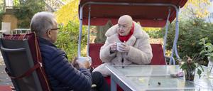 Die ehrenamtlichen Begleiterinnen und Begleiter spielen für die Gäste des Diakonie Hospiz Wannsee eine wichtige Rolle.