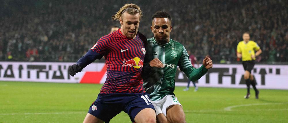 Zum letzten Mal. Emil Forsberg (links, im Duell mit dem Bremer Felix Agu) verabschiedet sich aus der Bundesliga. Er wechselt nach New York.