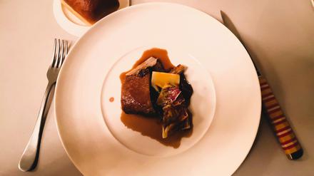 Penkingente dry aged, Schwarzwurzel & Quitten-Mole.