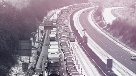 Stau auf der Autobahn: Wird es so auch vielerorts über Weihnachten aussehen?