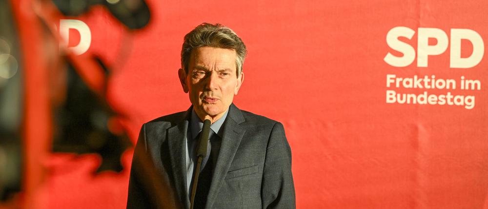 Mützenich plädiert dafür, die Schuldenbremse weiter auszusetzen.