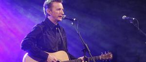 Billy Bragg. 