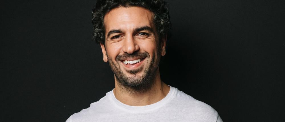 Elyas M’Barek zählt zu den bekanntesten Schauspielern des Landes. Im Interview spricht er über Neujahrsvorsätze, Berlin und die Schattenseiten des Ruhms. 