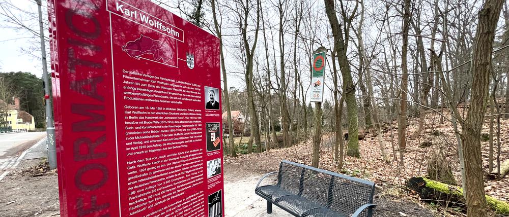 Die Informationsstele zu Karl Wolffsohn in Wannsee ist eingeweiht.