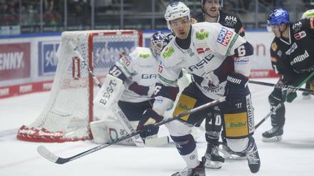 Kai Wissmann (hier beim Auswärtsspiel in Augsburg) kann endlich wieder mitspielen.