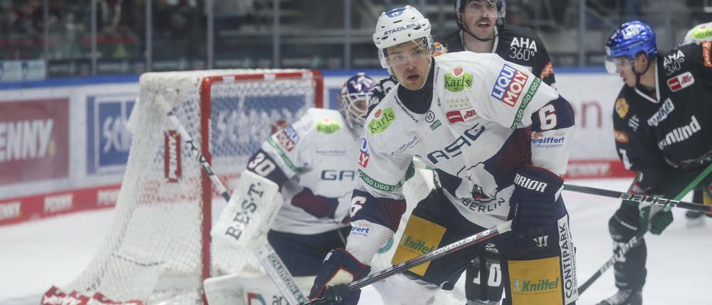Kai Wissmann (hier beim Auswärtsspiel in Augsburg) kann endlich wieder mitspielen.
