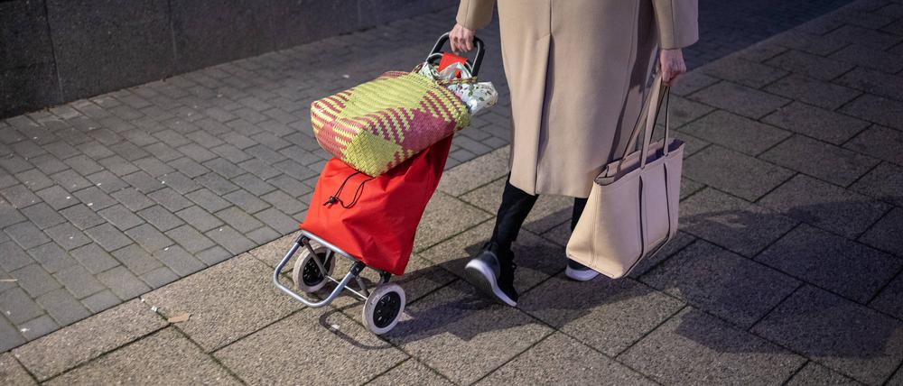 Besonders Frauen sind von Altersarmut bedroht.