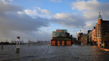 Der überflutete Fischmarkt in Hamburg.