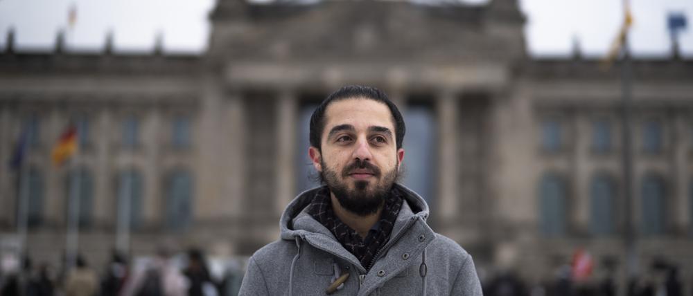 Tareq Alaows wollte in den Bundestag, nun tritt er bei den Grünen aus.