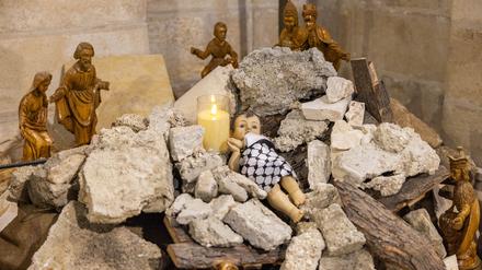 Krippenszene 2023 während des Gazakrieges in der Evangelischen Lutherischen Kirche in Bethlehem. 