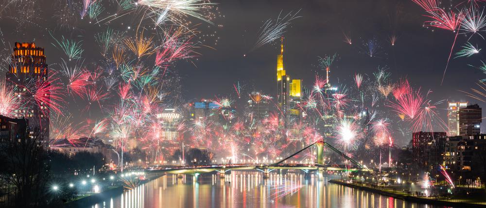 Das Jahr 2023 hat quer über viele Anlageklassen gute bis richtig satte Gewinne gebracht. Wie geht es weiter? Was wird uns 2024 bringen?