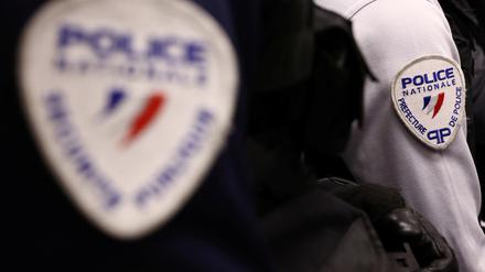 Die Polizei hat fünf Verdächtige festgenommen.