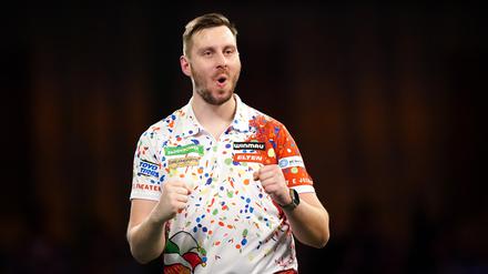 Florian Hempel konnte seinen Sieg über Dimitri van den Bergh am Ende selbst kaum glauben.