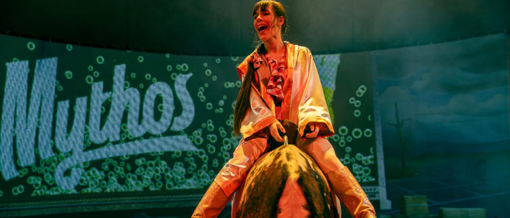 Der wilde Westen will leben - jedenfalls an der Volksbühne.