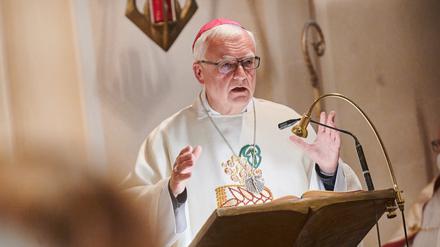 Erzbischof Heiner Koch predigt in der St. Franziskus Kapelle zur Verabschiedung des Konvents der Franziskanerinnen aus dem Franziskus-Krankenhaus Berlin. (zu dpa "Erzbischof: Schweres Jahr mit großen Herausforderungen") +++ dpa-Bildfunk +++