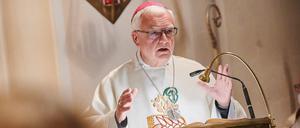 Erzbischof Heiner Koch predigt in der St. Franziskus Kapelle zur Verabschiedung des Konvents der Franziskanerinnen aus dem Franziskus-Krankenhaus Berlin. (zu dpa "Erzbischof: Schweres Jahr mit großen Herausforderungen") +++ dpa-Bildfunk +++