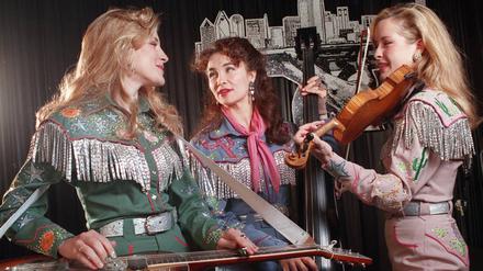 Erfolgreiche Musikerinnen – „The Dixie Chicks“ im Jahr 1993: Emily Erwin, Laura Lynch und Martie Erwin (von links).