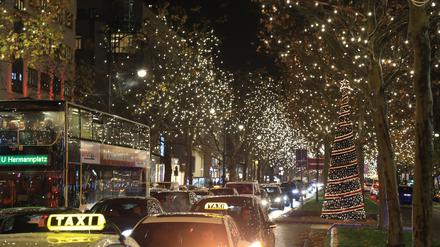 Einschalten der Weihnachtsbeleuchtung am Kurfürstendamm in Berlin-Charlottenburg.
Foto: Thilo Rückeis