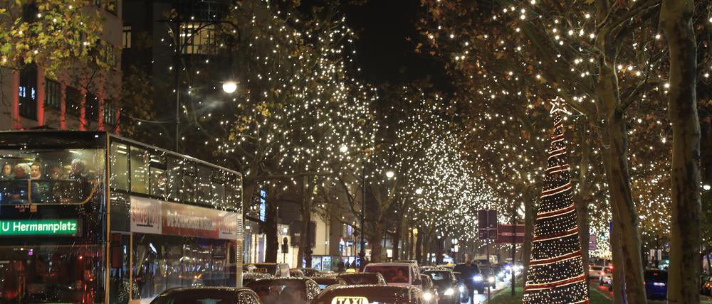 Einschalten der Weihnachtsbeleuchtung am Kurfürstendamm in Berlin-Charlottenburg.
Foto: Thilo Rückeis