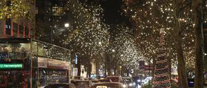 Einschalten der Weihnachtsbeleuchtung am Kurfürstendamm in Berlin-Charlottenburg.
Foto: Thilo Rückeis