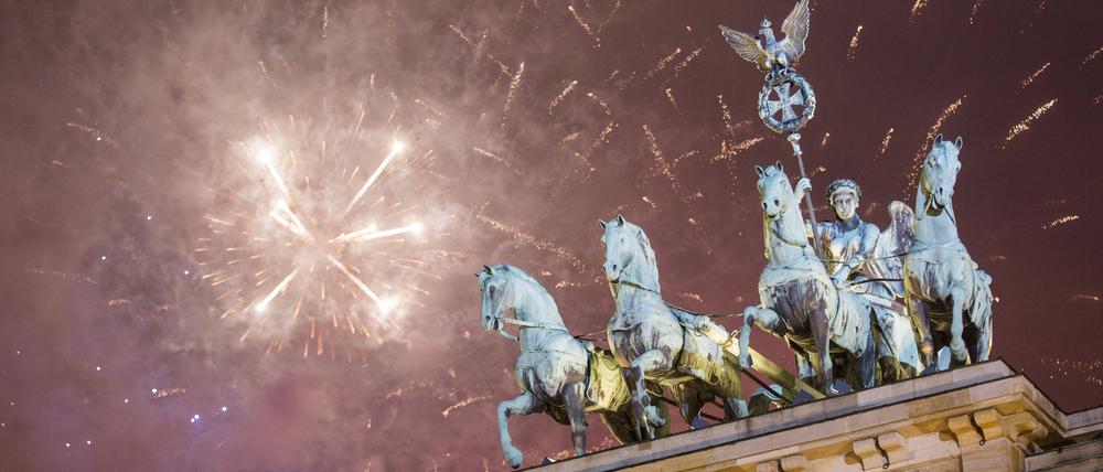 Die Quadriga im Lärmgewitter: Auch diesmal steigt die große Silvesterparty am Brandenburger Tor. 