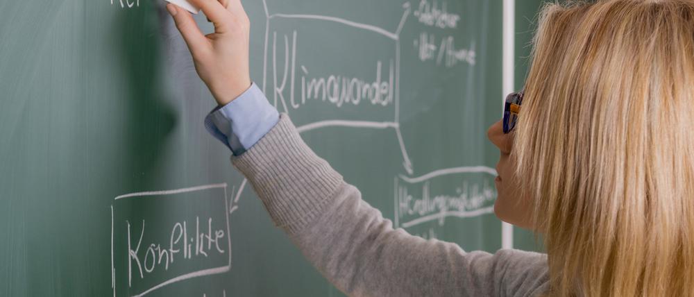 Volkshochschulen tragen mit ihrem vielfältigen Kursangebot zur Fort- und Weiterbildung bei.