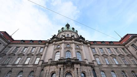 Potsdam, 28.12.2023, Lokales, Rathaus, Stadtbilder, Aussenansicht, Foto: Ottmar Winter PNN ACHTUNG: Foto ist ausschließlich für redaktionelle Berichterstattung der PNN und des TGSP! Eine kommerzielle Nutzung, z.B. Werbung, ist ausgeschlossen. Die Weitergabe an nicht autorisierte Dritte, insbesondere eine weitergehende Vermarktung über Bilddatenbanken, ist unzulässig.
