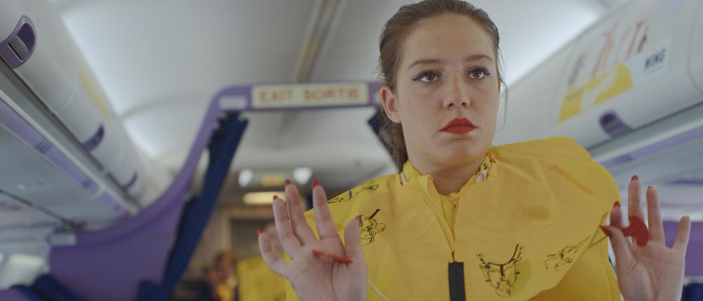 Cassandre (Adèle Exarchopoulos) versucht die Fassung zu bewahren.