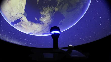 Im Planetarium Potsdam.