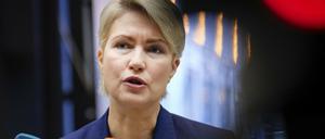 Manuela Schwesig (SPD) Ministerpraesident von Mecklenburg-Vorpommern im Portrait beim Fernsehinterview im Rahmen der1040. Bundesratssitzung, Berlin, 15.12.2023