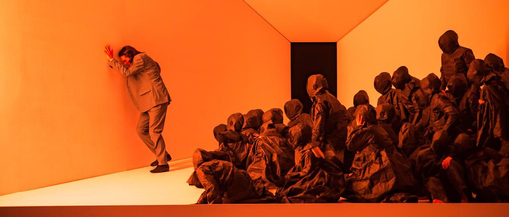 Wo ist der Ausgang? Glucks „Orfeo ed Euridice“  in einer Aufführung der Komischen Oper.