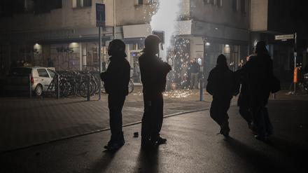 Einsatzkräfte der Polizei in der Silvesternacht. (Symbolbild)