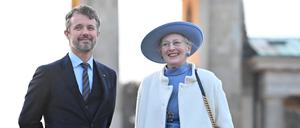 Mutter und Nachfolger: Margrethe und Kronprinz Frederik, ab Januar Dänemarks neuer König, beim Besuch am BrandenburgerTor 2021