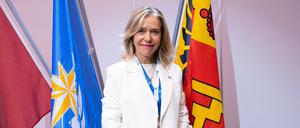  Die Meteorologin, die zuvor den meteorologischen Dienst Argentiniens leitete, löste den Finnen Taalas nach acht Jahren im Amt ab.