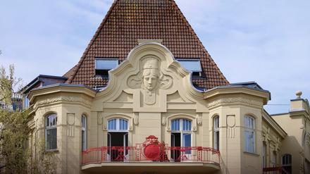 Kurfürstendamm 123. Aus „Fassadendämmerung. Berliner Jugendstil“ von Heike Maria Johennig.