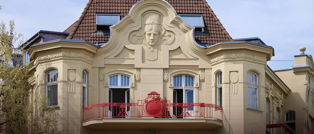Kurfürstendamm 123. Aus „Fassadendämmerung. Berliner Jugendstil“ von Heike Maria Johennig.
