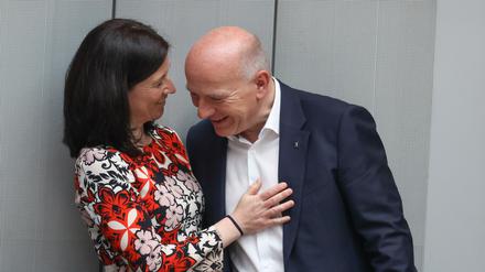 Katharina Günther-Wünsch (CDU), Bildungssenatorin, und Kai Wegner (CDU), Regierender Bürgermeister, im Berliner Abgeordnetenhaus.