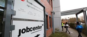 In der Bundespolitik wird über Sozialkürzungen für Ukrainer diskutiert. Unterdessen haben immer mehr Potsdamer aus der Ukraine einen Job. (Symbolbild)