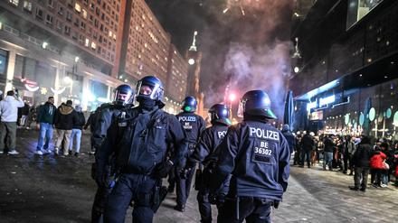 Ein Polizeieinsatz an Silvester (Symbolbild).